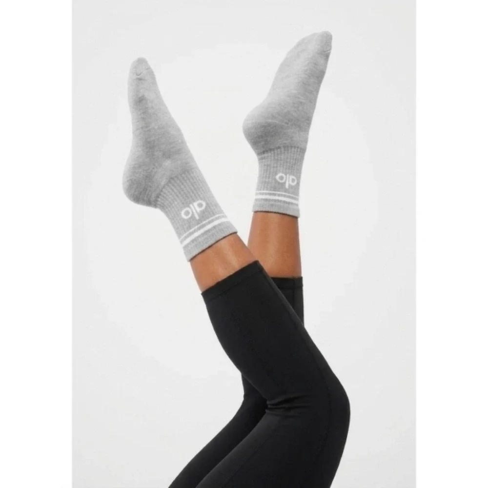 Alo‎ Unisex Half Crew Sock / NWT / Still in Bag! / Size M